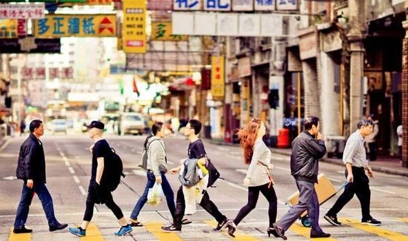 香港新移民在香港讀研（香港新移民子女如何準(zhǔn)備插班呢）